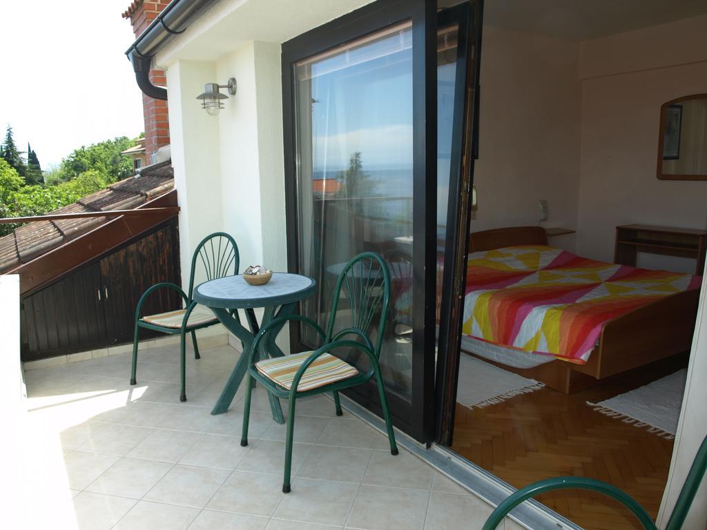 Apartment Meri Ičići Oda fotoğraf